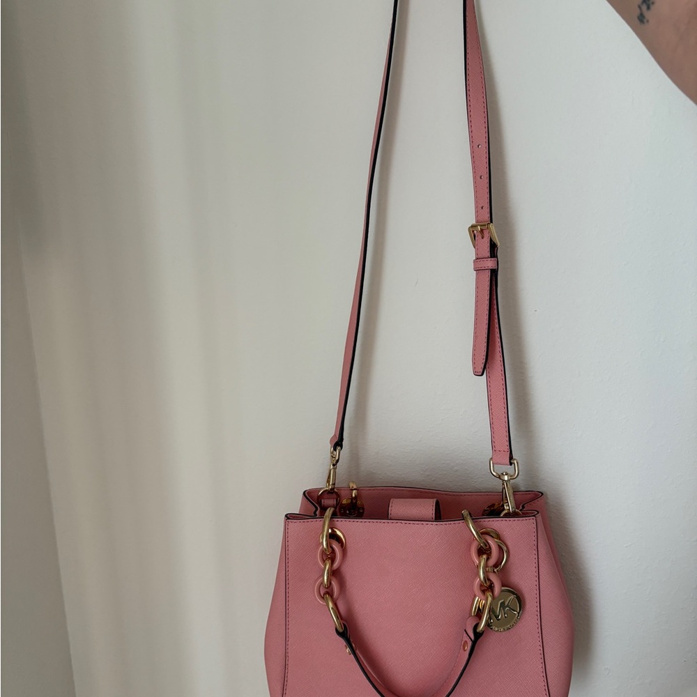 LIKE NEW- Michael Kors Pink Shoulder Bag with Gold Accents - Picture 11 of 12